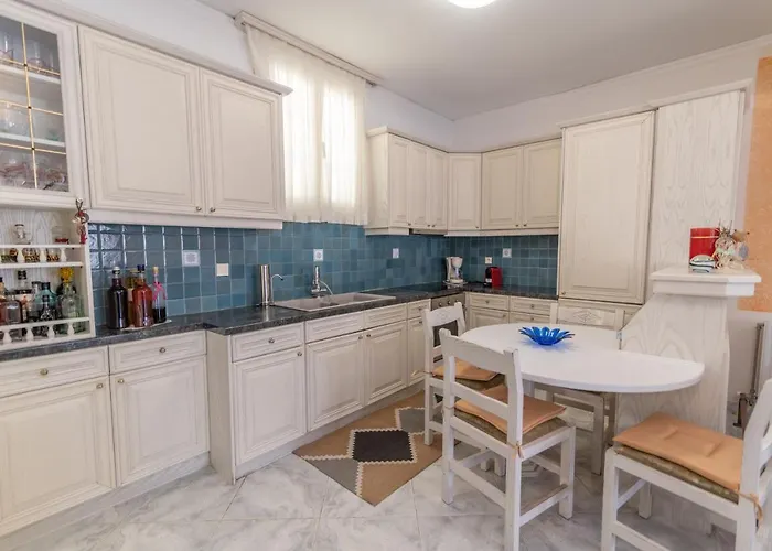 Holiday home Evangelia's Mansion *